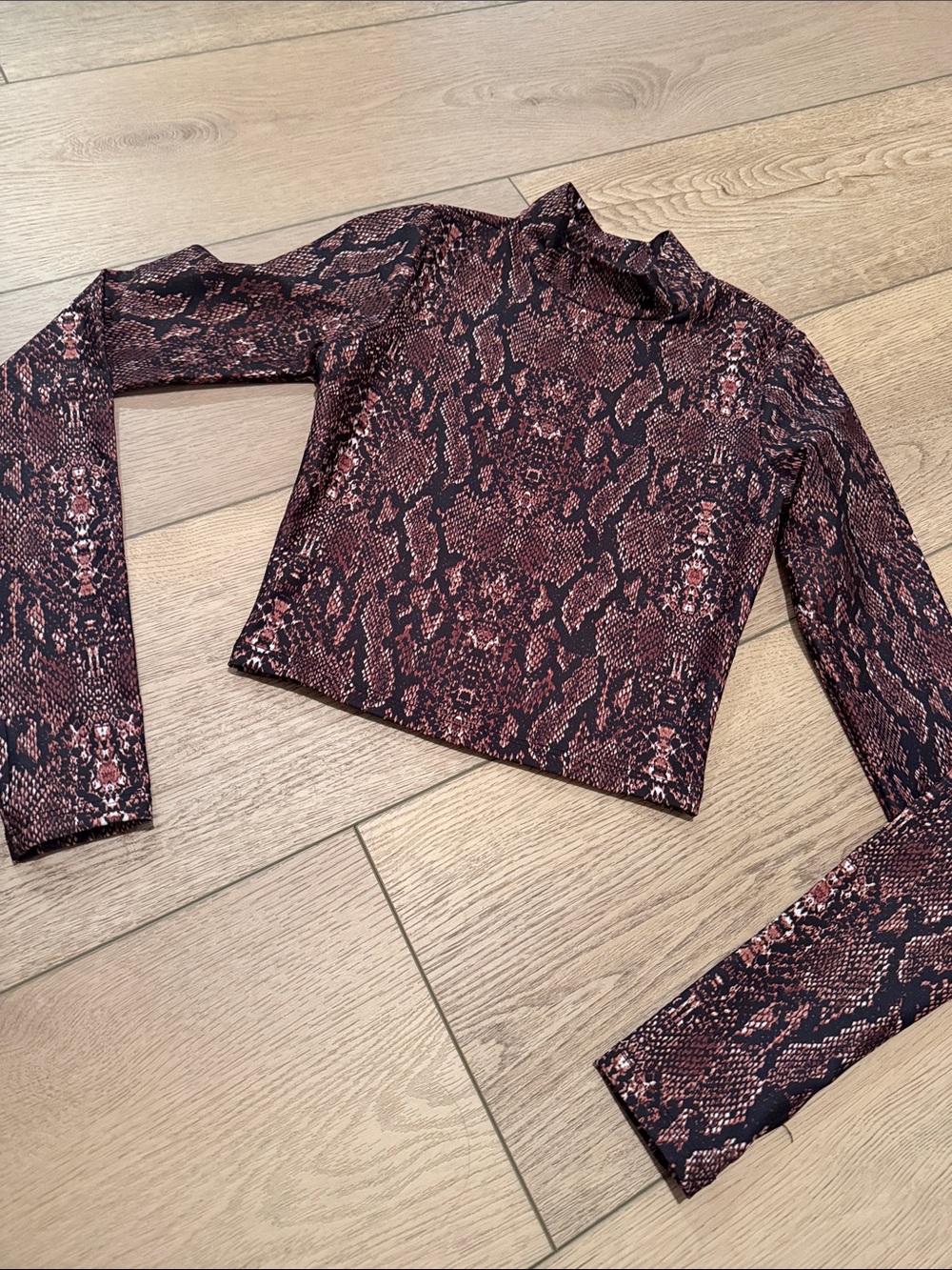 Heroine Sport Burgundy Snake-Print Mock Neck Long Sleeve Crop Top